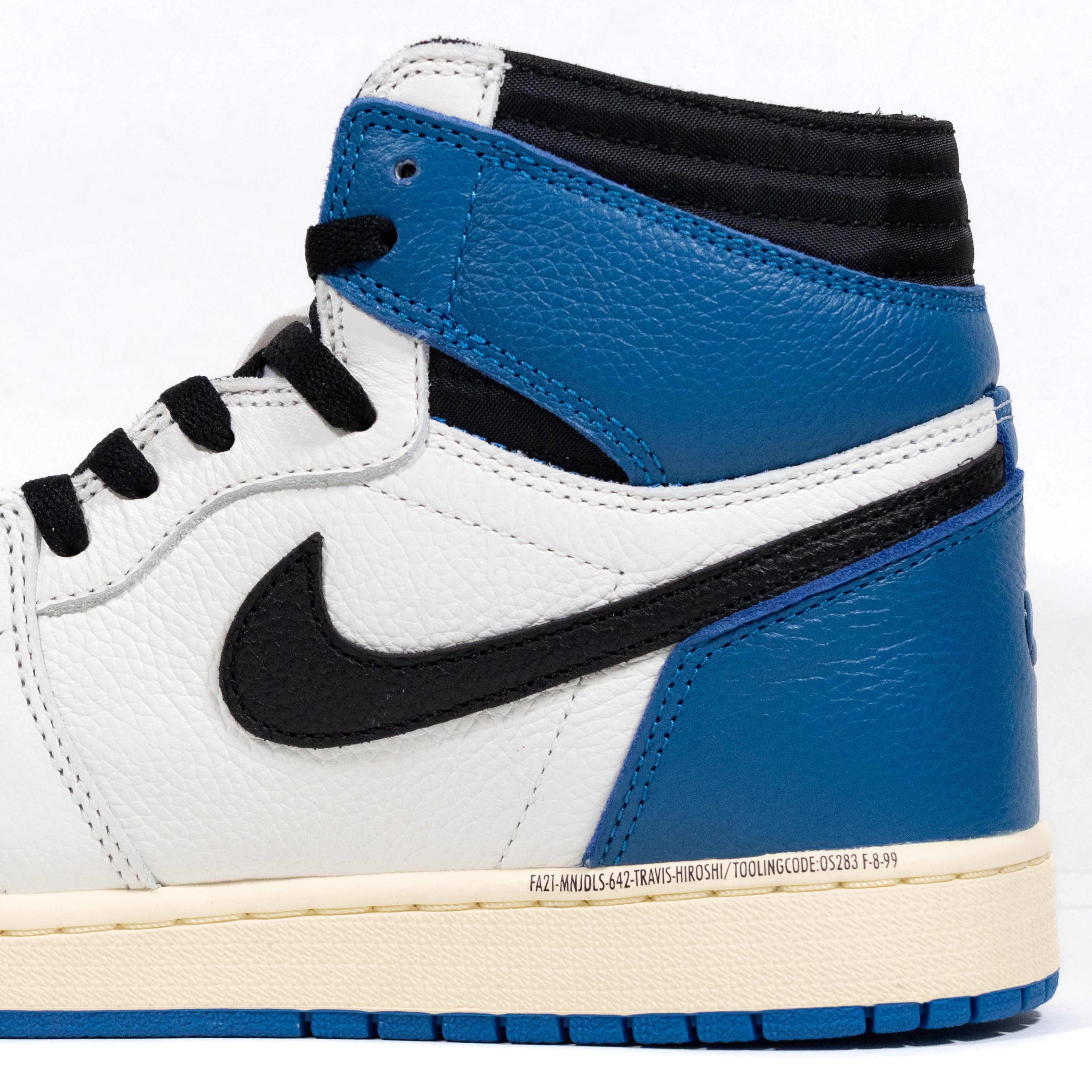 Air Jordan Retro 1 High x Fragment x Travis Scott