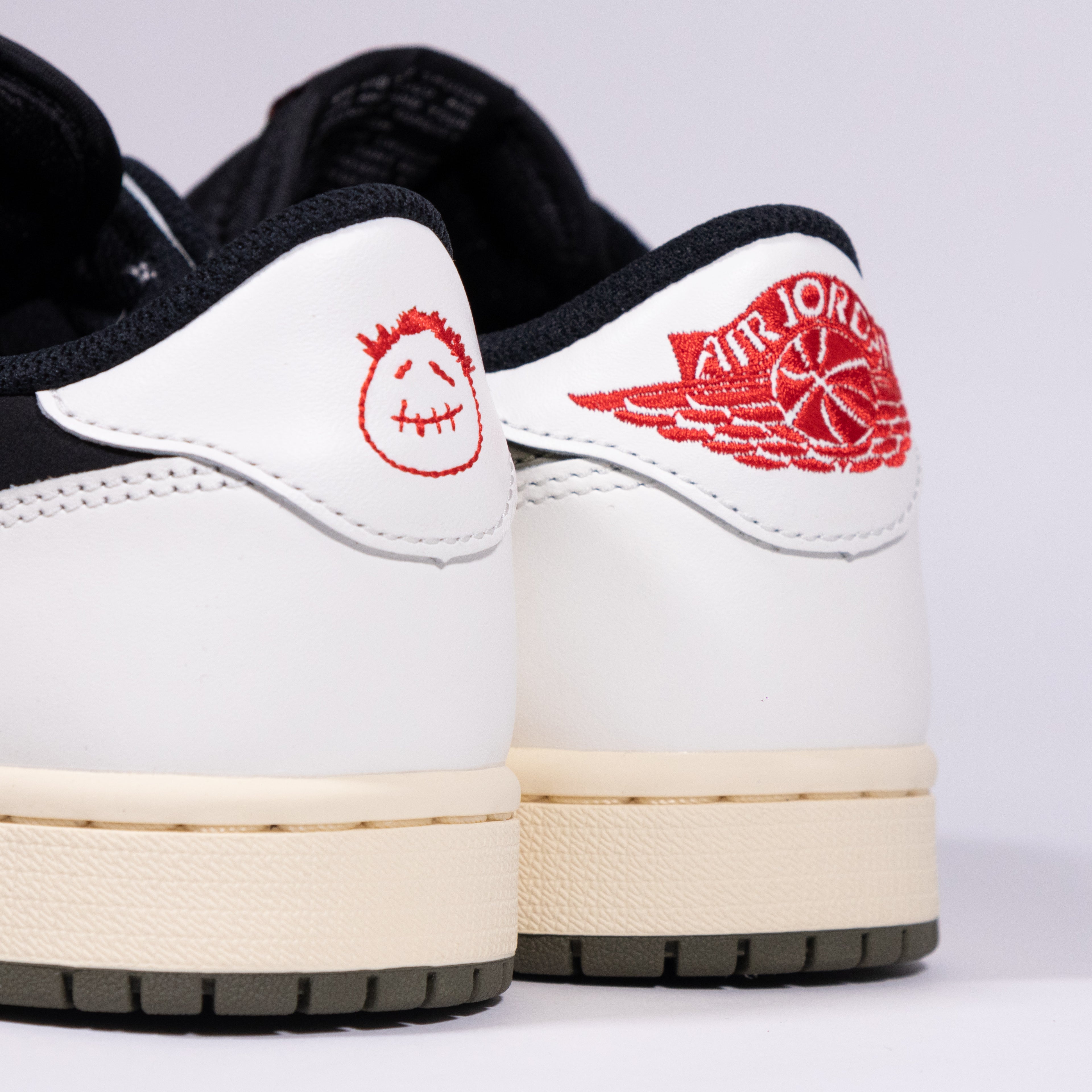 Jordan 1 Retro Low OG SP – Travis Scott Olive (W)