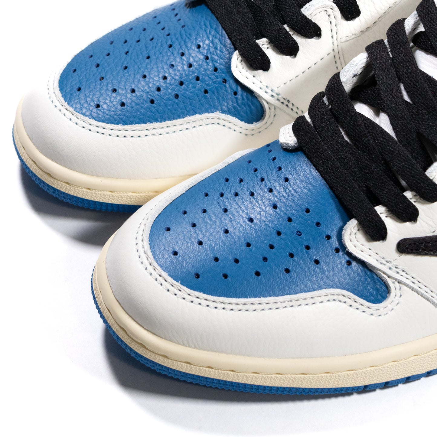 Air Jordan Retro 1 High x Fragment x Travis Scott