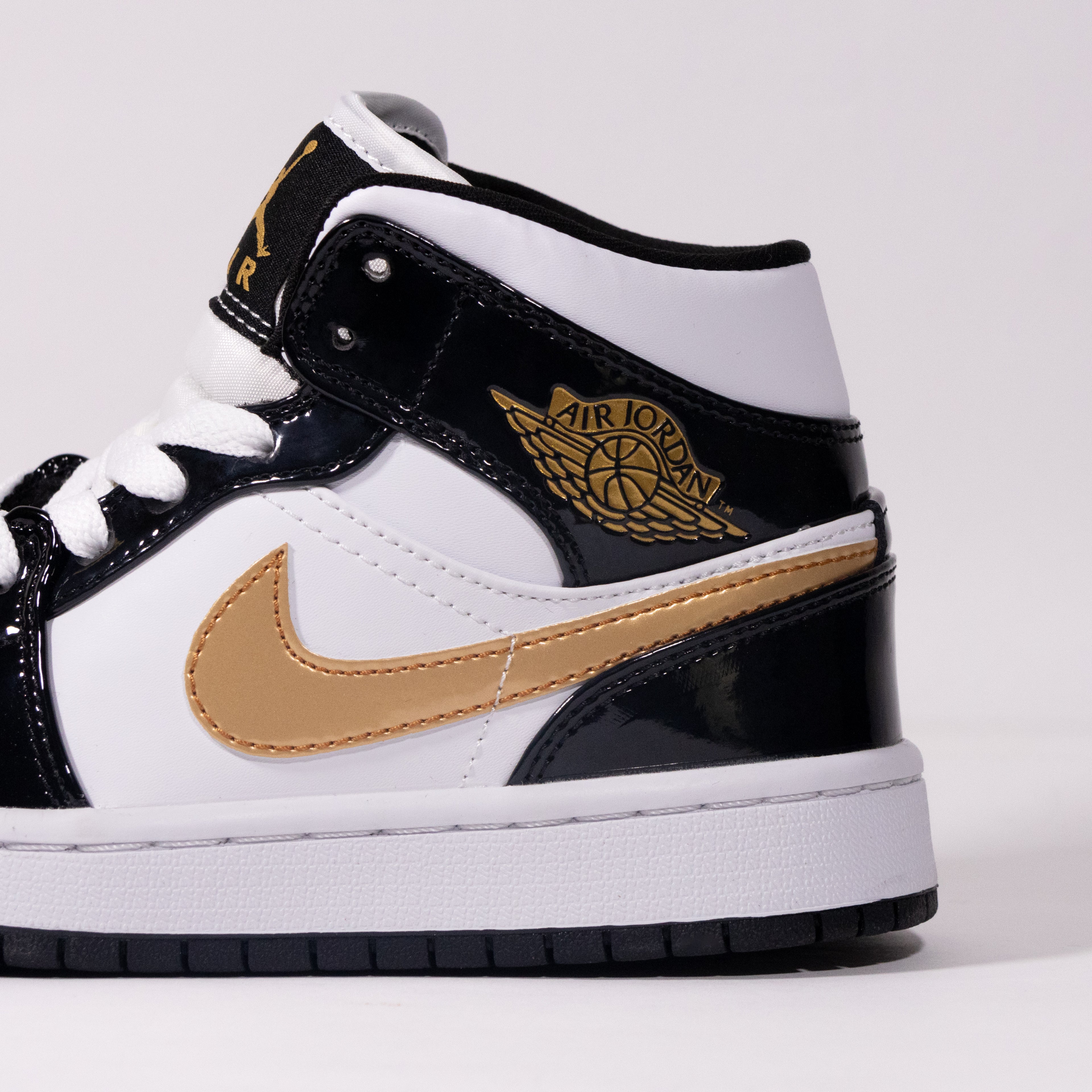 Air Jordan 1 Mid Patent “Black White Gold”