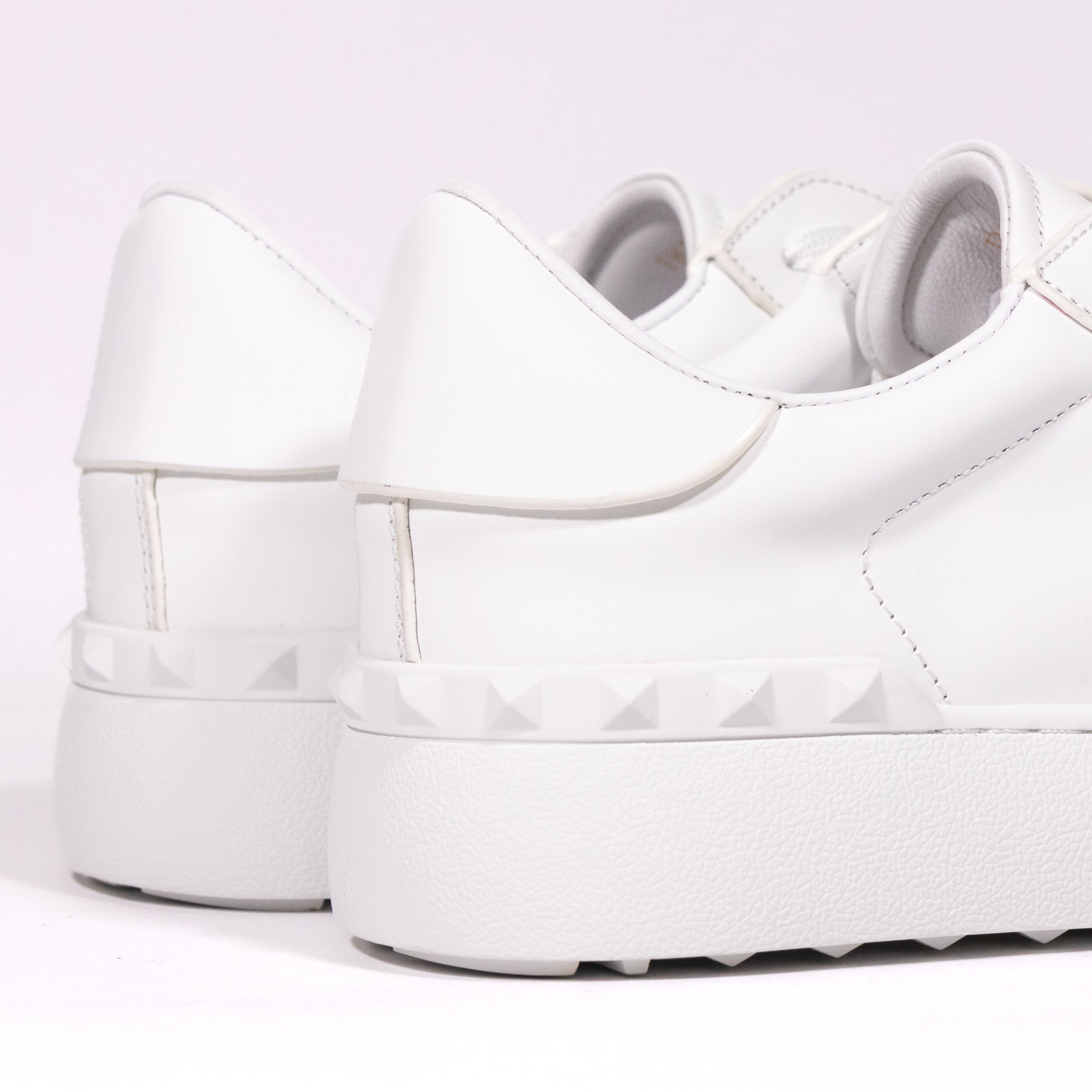 Valentino Garavani Open – White/Black Band