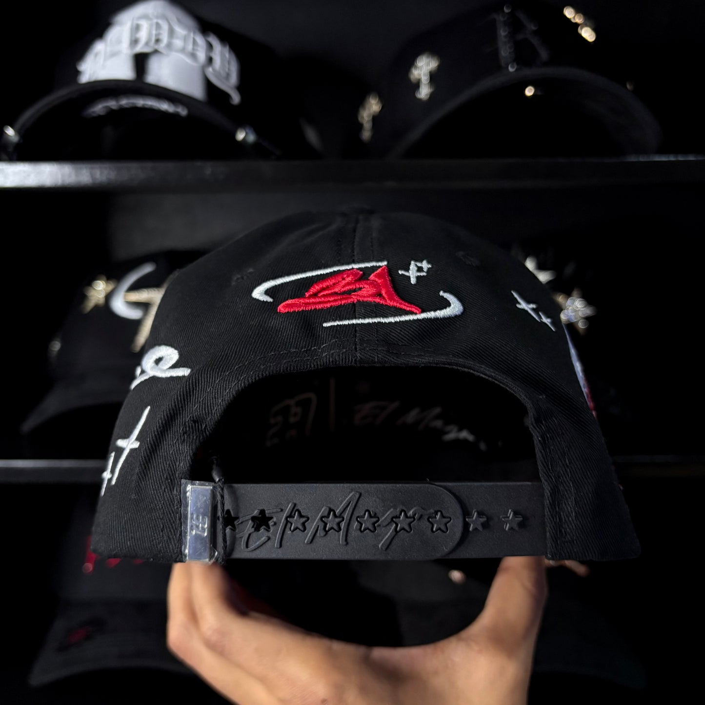 31 Hats “El Mago”