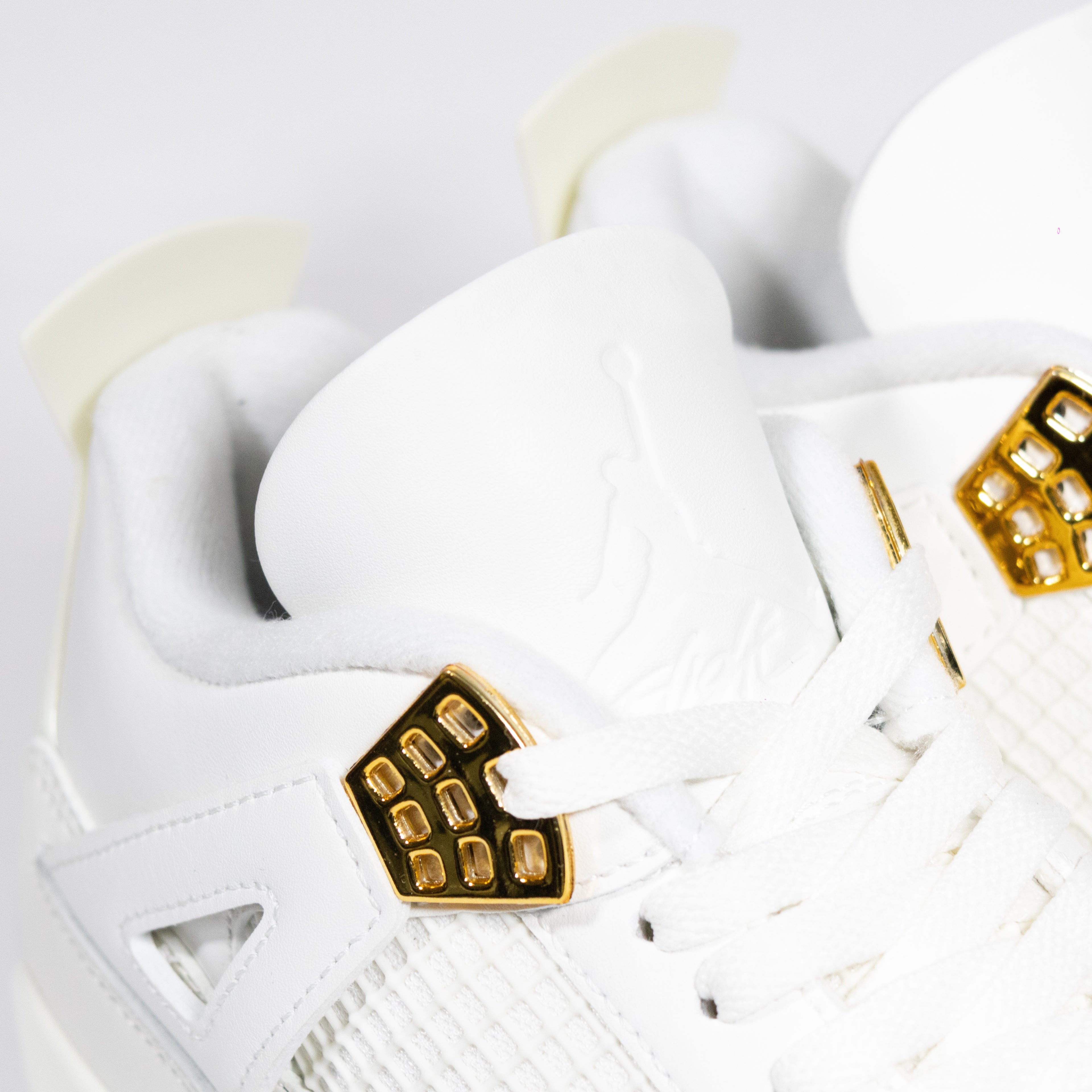 Air Jordan 4 Retro “Metallic Gold” (W)