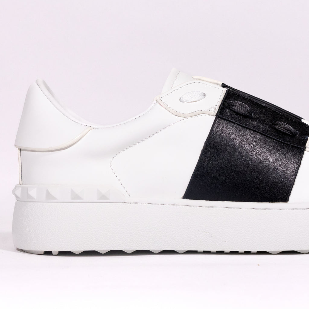 Valentino Garavani Open – White/Black Band