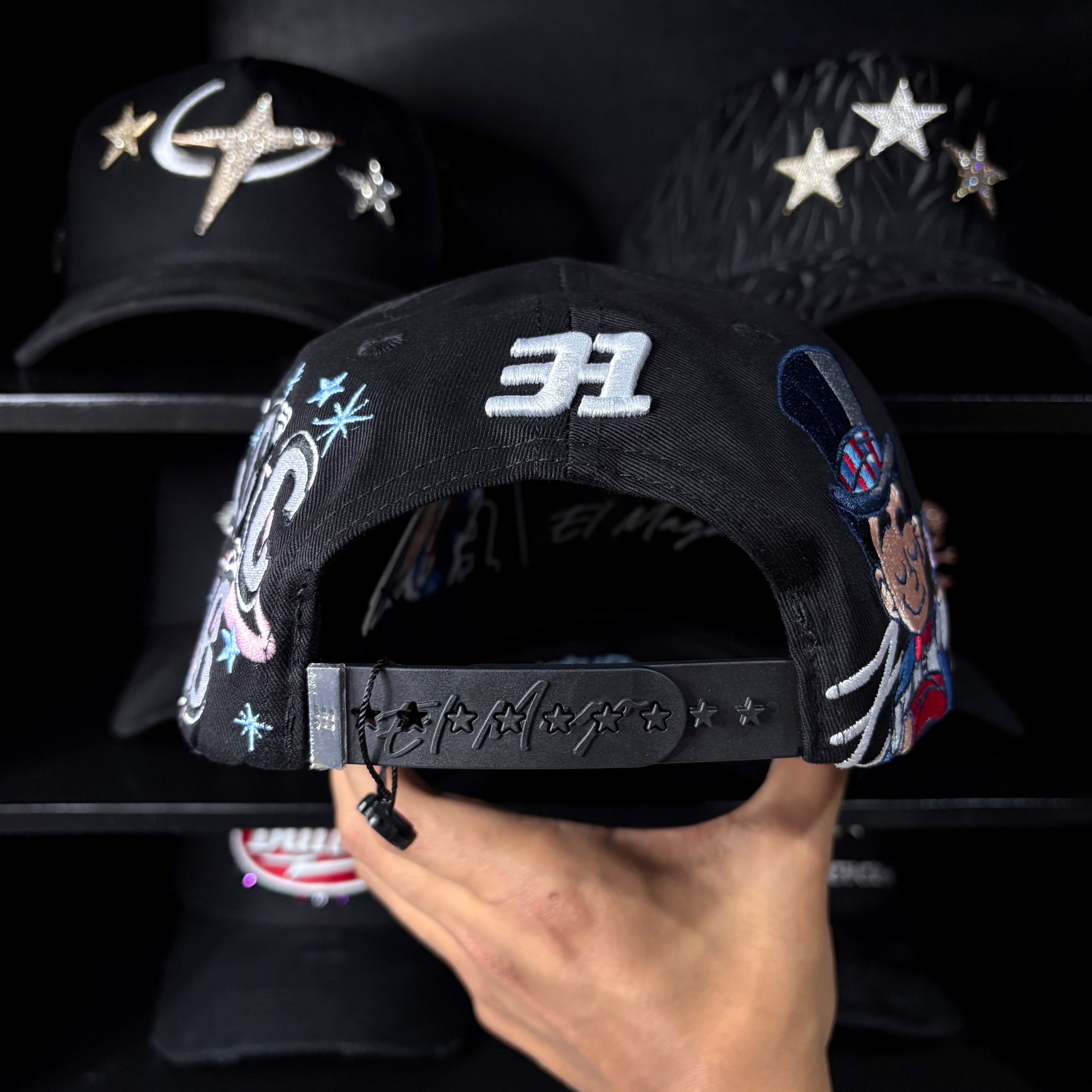 31 Hats “Magic Club”