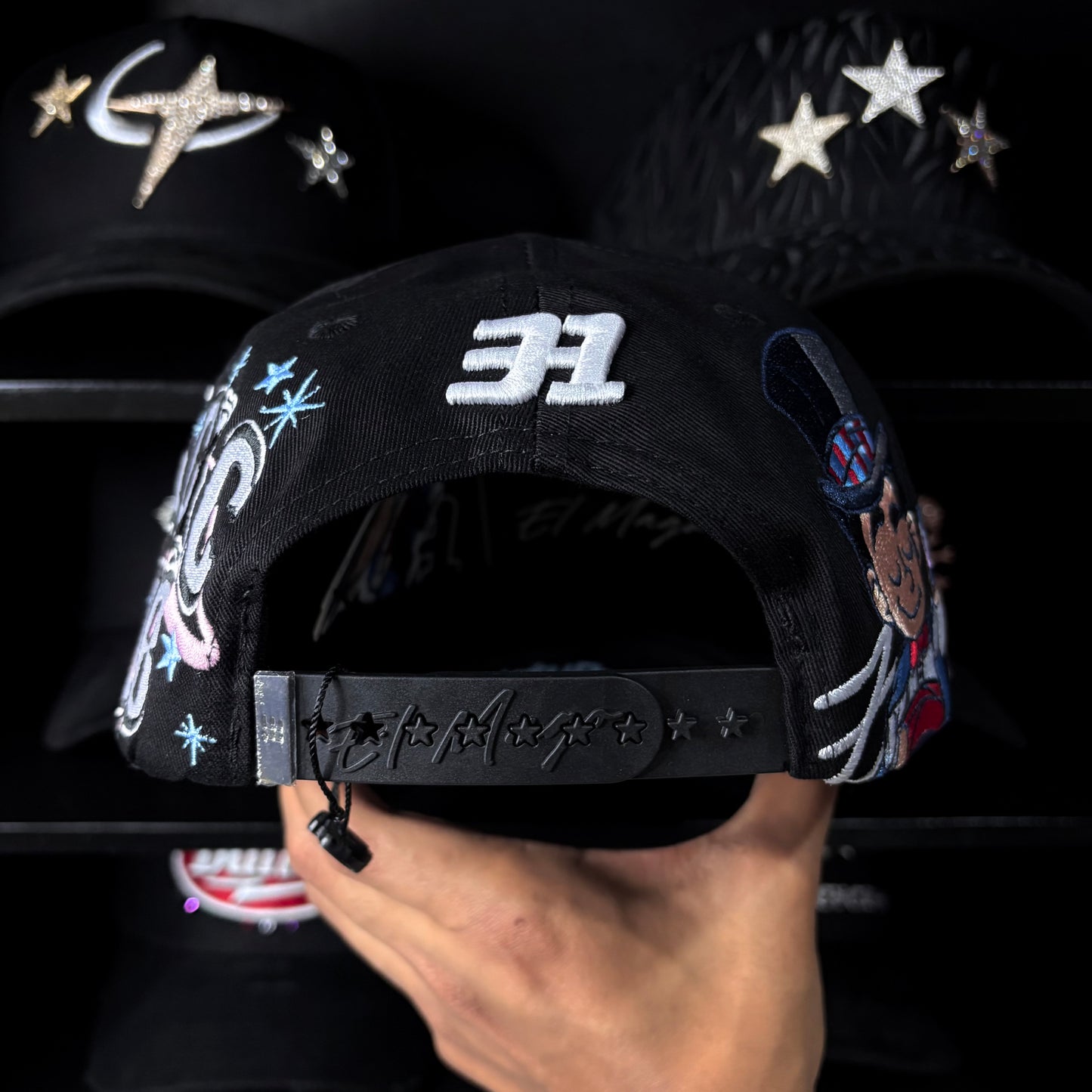 31 Hats “Magic Club”