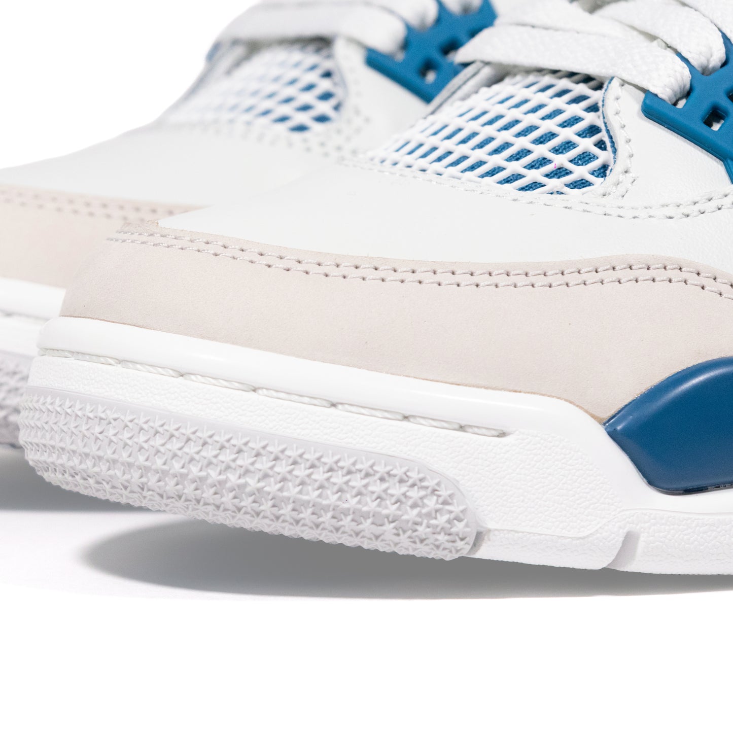 Air Jordan 4 Retro “Military Blue” (2024)