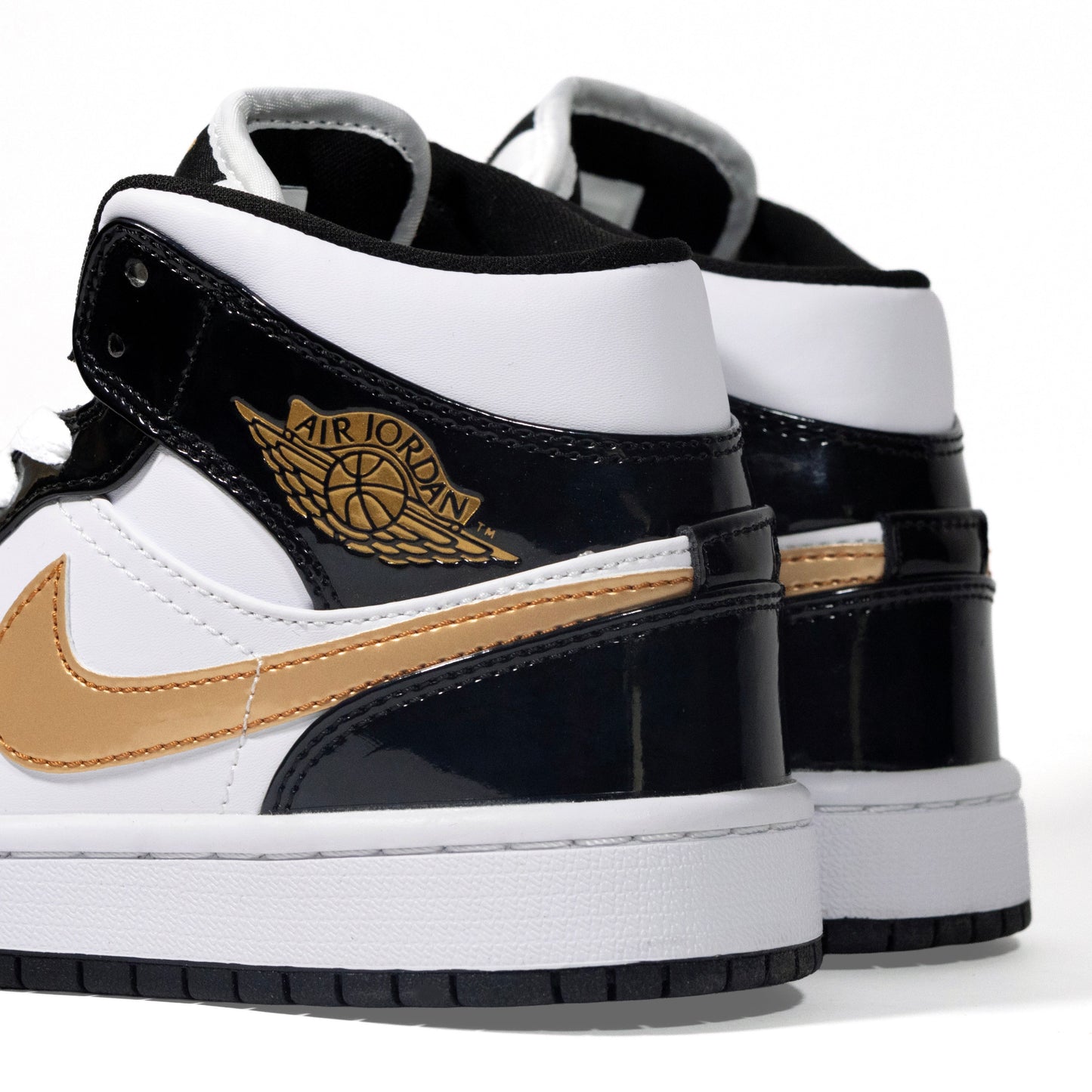 Air Jordan 1 Mid Patent “Black White Gold”