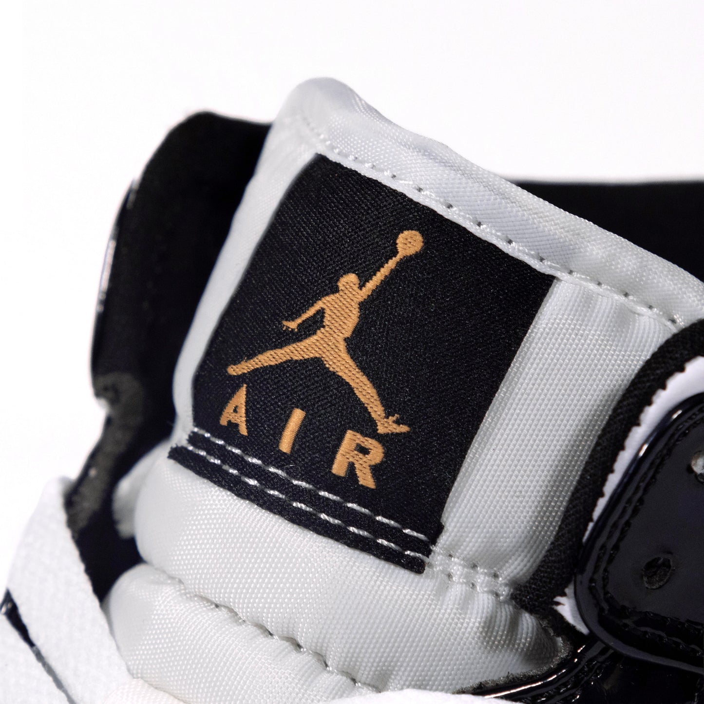 Air Jordan 1 Mid Patent “Black White Gold”